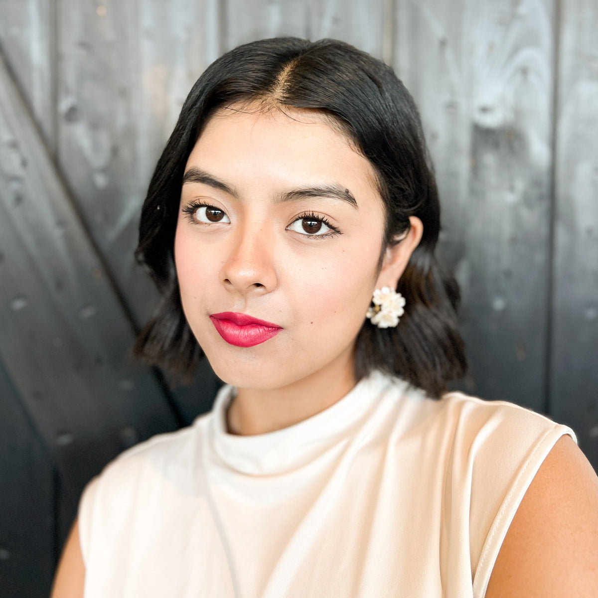 WHITE FLOWER HOOPS